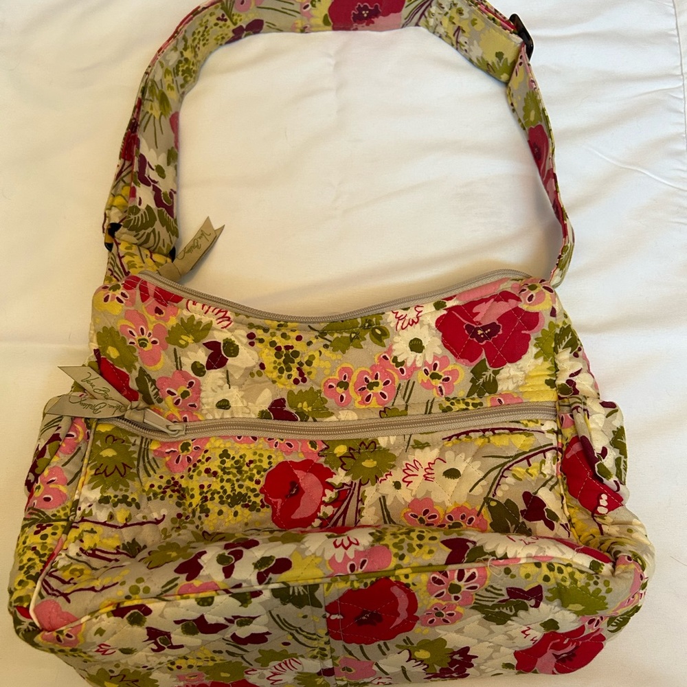 VERA BRADLEY RETIRED PATTERN “MAKE ME BLUSH” HANDBAG - Picture 6 of 7